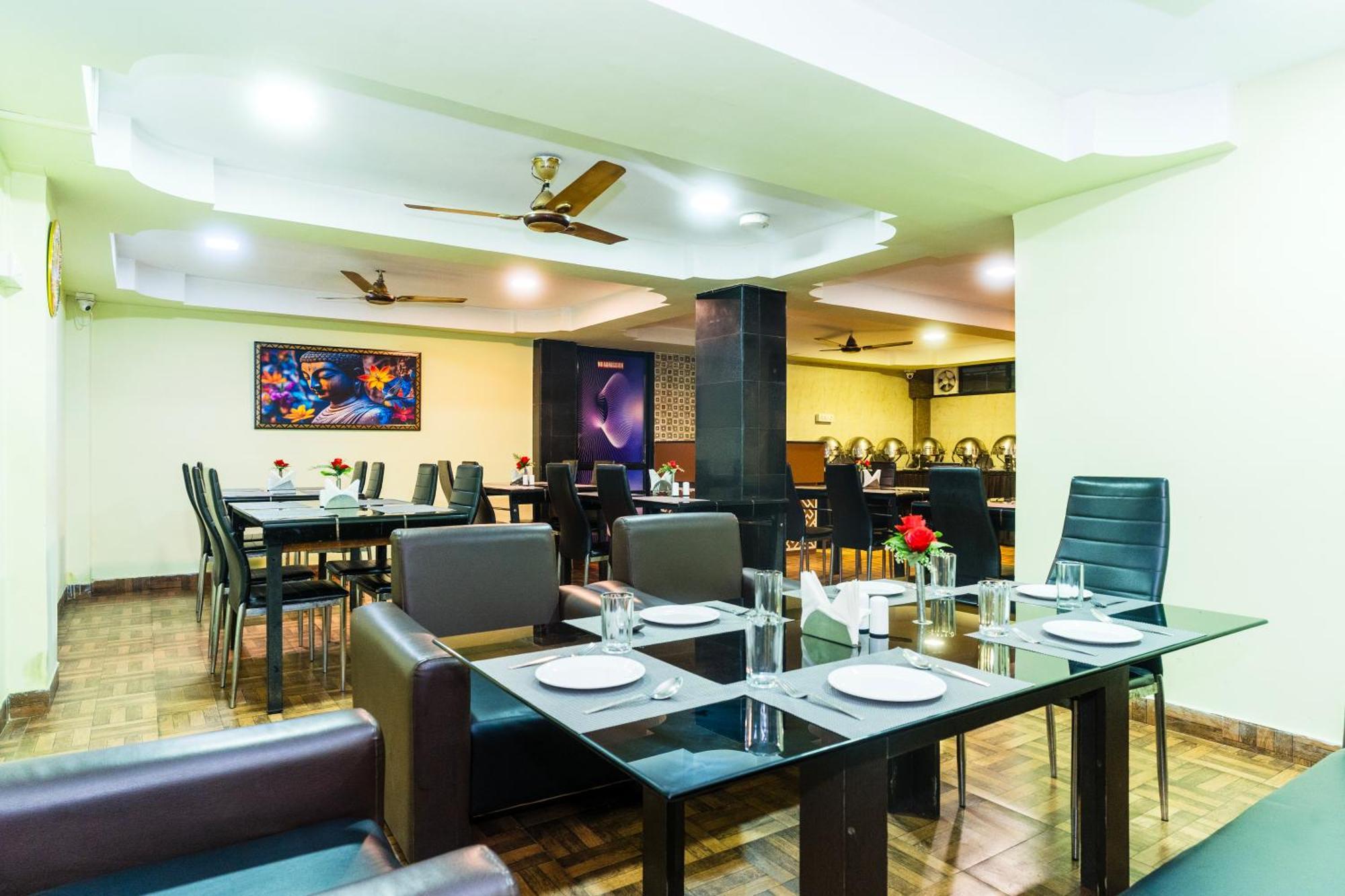 Apples Balaji Inn Siliguri Luaran gambar